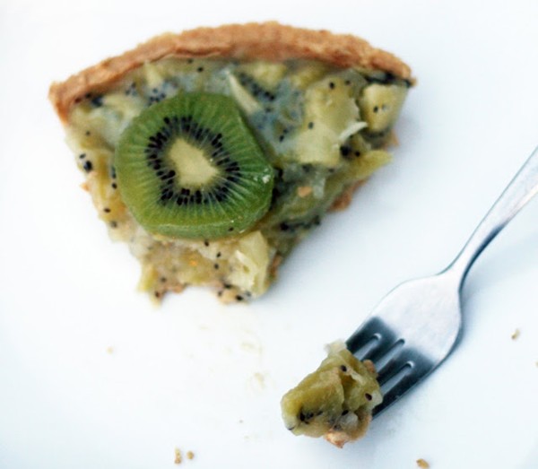 Kiwi lemongrass icebox pie
