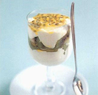 Kiwifruit and passionfruit fool