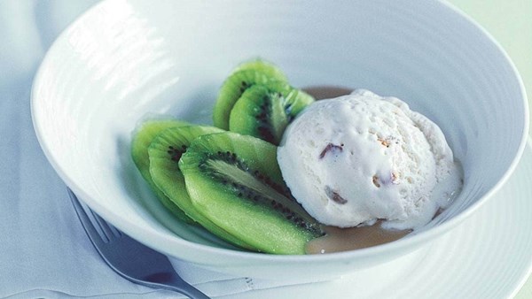 Kiwifruit with hokey pokey ice-cream and warm caramel sauce