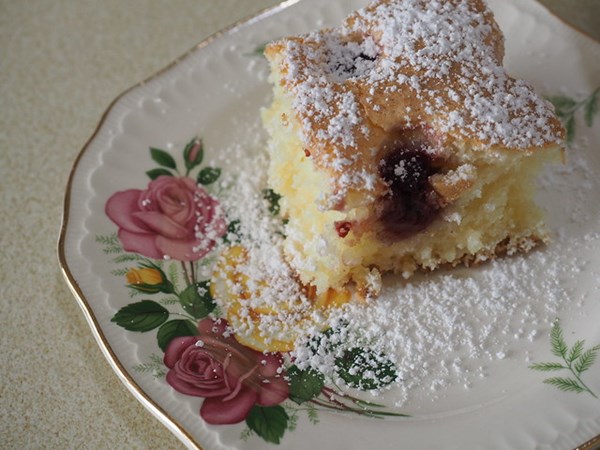 Klarika's sour cherry slice