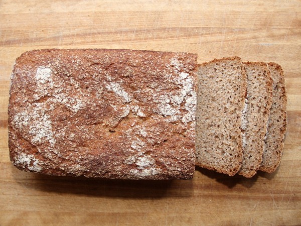 Kneadlessly Simple's 100% whole wheat honey bread (Knead the Book)