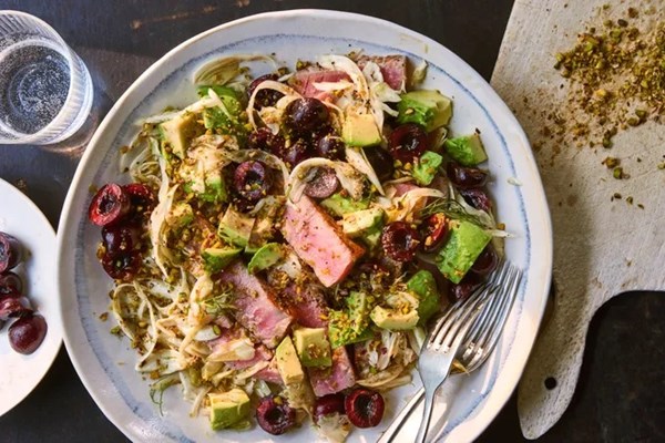 Knockout seared tuna salad