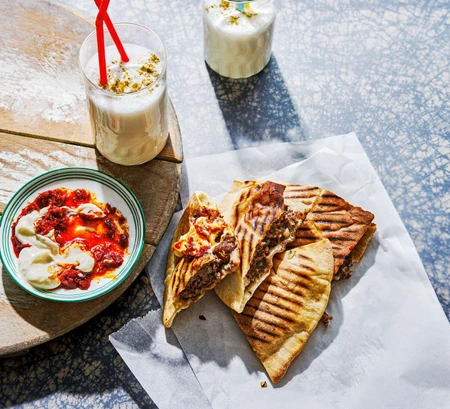 Kofta in pita bread sandwiches (Arayes kafta)