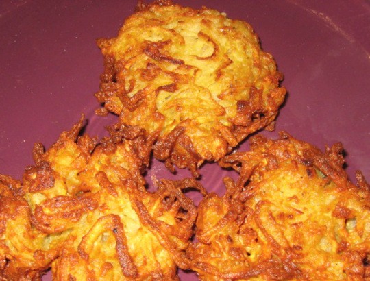 Kohlrabi fritters (Latkes or Pakoras) 