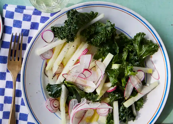 Kohlrabi, radish and spring greens