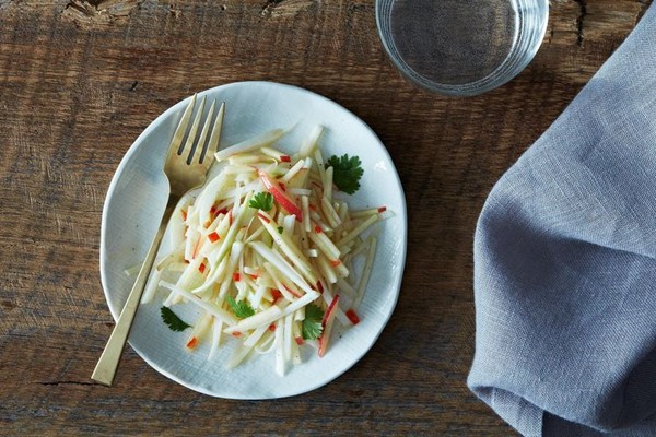 Kohlrabi salad
