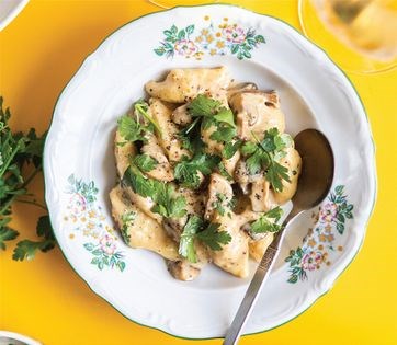 Kopytka with mushroom-mustard sauce (Kopytka w sosie grzybowym z musztardą)