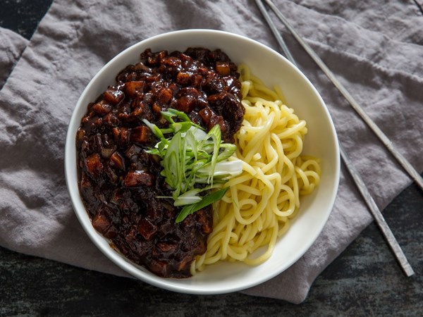 Korean black bean noodles (Jjajangmyeon)