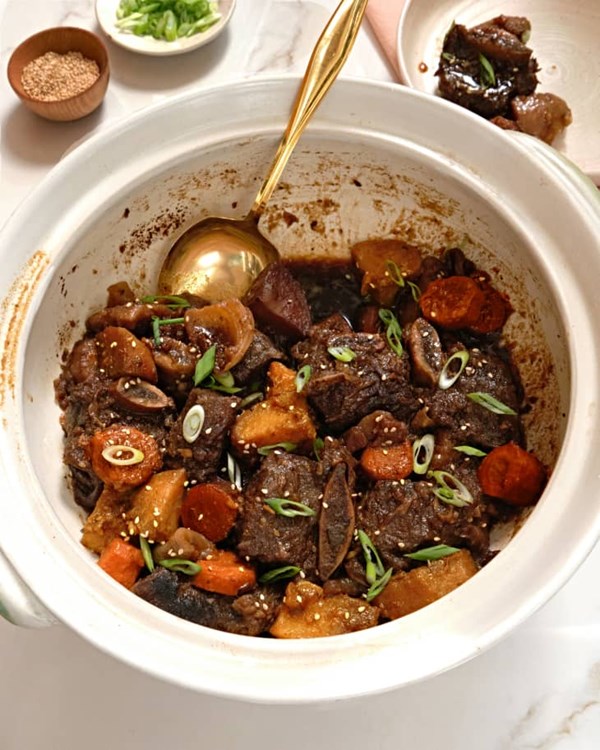 Korean braised short ribs (Galbi jjim)