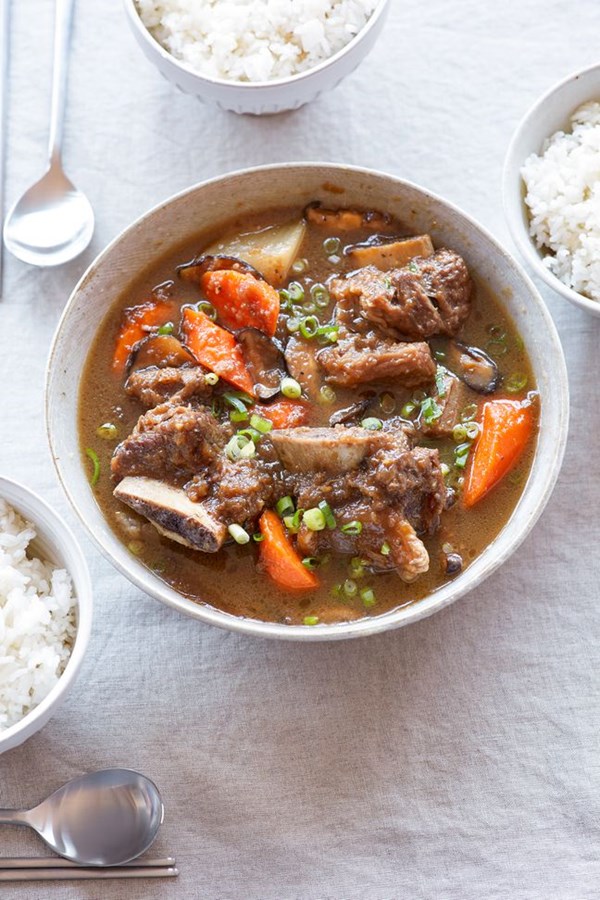Korean braised short ribs (Kalbi jjim)