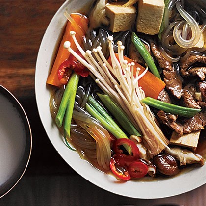 Korean bulgogi soup (Bulgogi jungol)