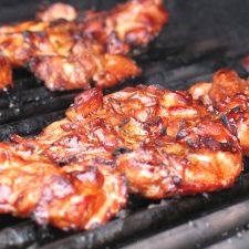 Korean chicken, gochujang mayo & sweet-sour cucumber