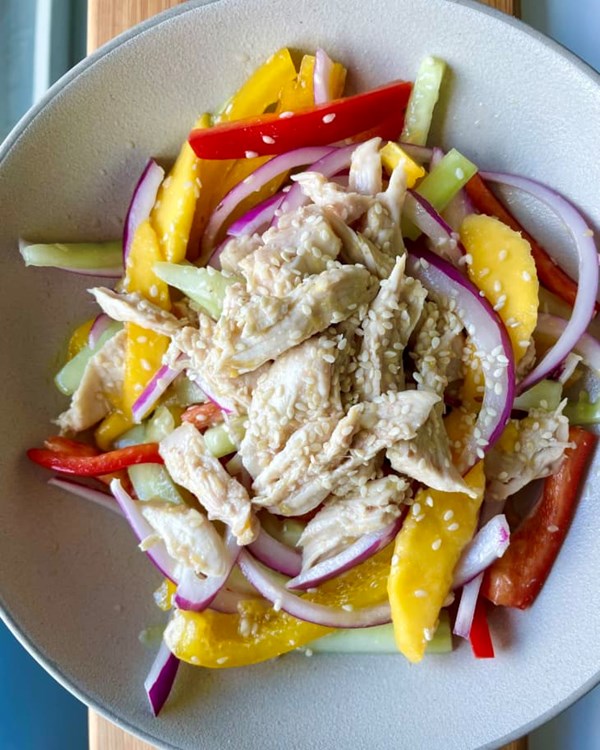 Korean chicken salad (Dak naengchae)