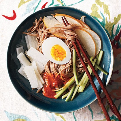 Korean chilled buckwheat noodles with chile sauce (Bibim naengmyun)