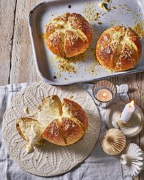 Korean cream cheese garlic rolls