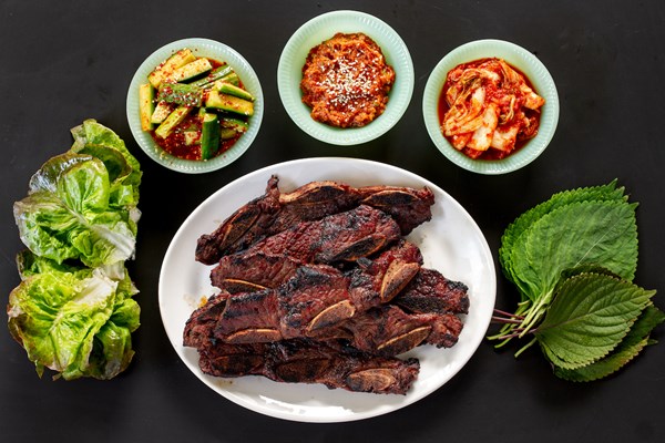 Korean grilled short ribs (Kalbi)