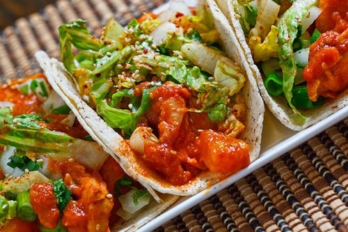 Korean spicy pineapple BBQ chicken tacos (Pineapple dak bulgogi tacos)