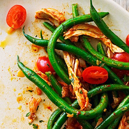 Korean-style chicken and green bean salad