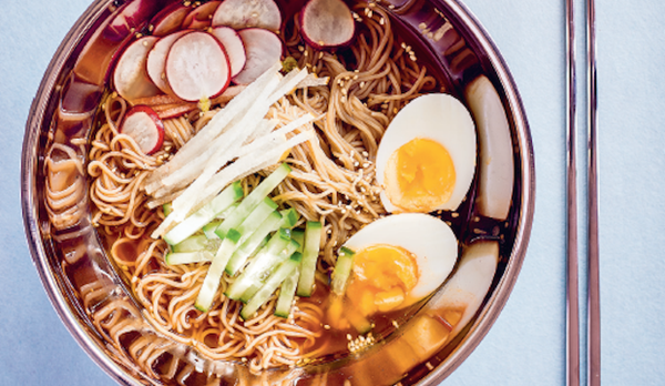Korean-style chilled ramen (Reimen)