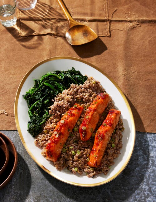 Korean sweet & spicy gochujang salmon (Gochujang yeoneo seuteikeu)
