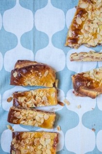 Kringle with rosehip jam