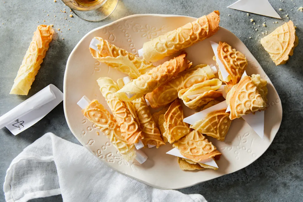 Kue semprong "love letter" cookies