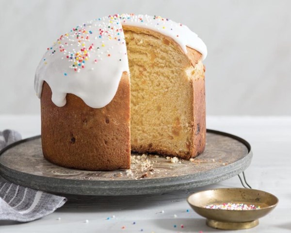 Kulich [lemon icing]