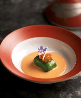 Kumamoto oysters "en pannequet" with smoked salmon sauce