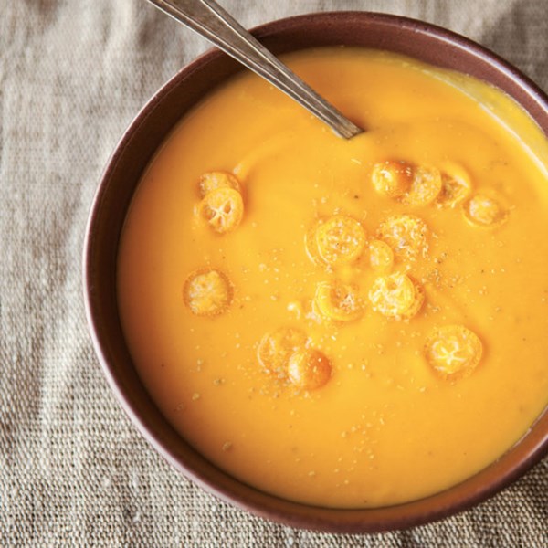 Kumquat-carrot purée with toasted fennel seeds