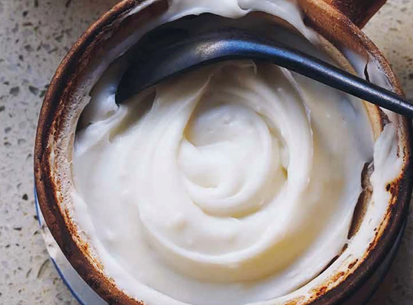 Kunming rice pudding (Xian nai mi bu)