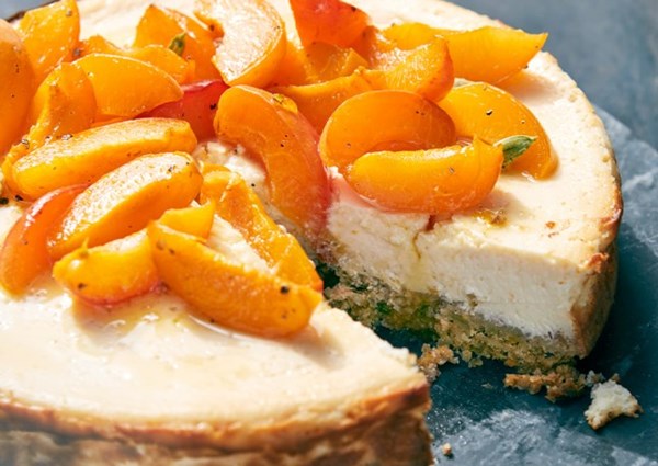 Labneh cheesecake with roasted apricots, honey and cardamom