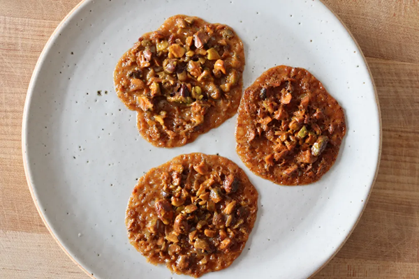 Lacy honey-pistachio Florentines (aka nutty nudes)