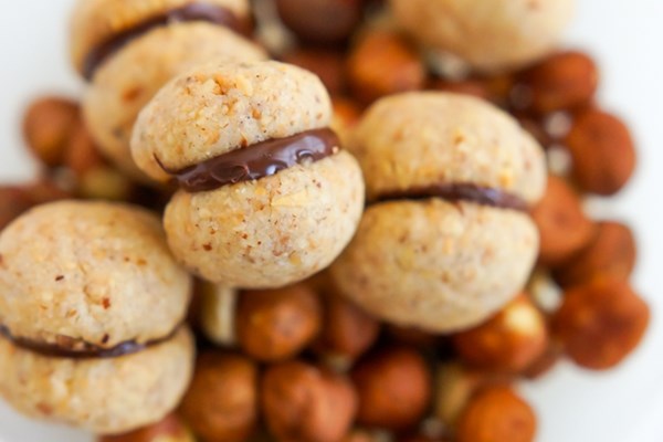 Lady's kisses cookies (Baci di dama)