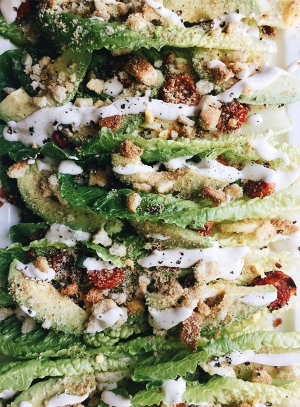 Laid back summer salad with roasted tomatoes and bacon