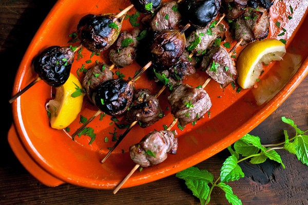 Lamb and fig kebabs with honey and rosemary