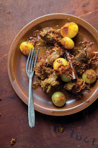 Lamb and onion curry (Gosht dopiaza)