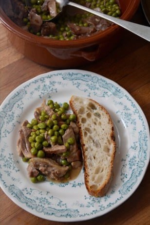 Lamb and peas (Abbacchio in spezzatino con piselli)
