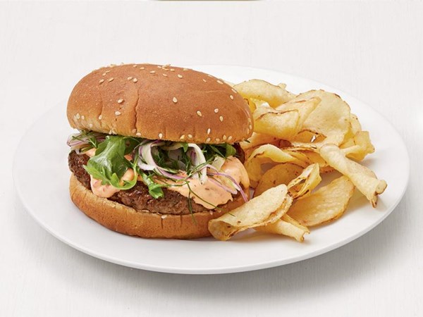 Lamb burgers with fennel and hot pepper mayonnaise 