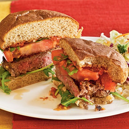 Lamb burgers with sun-dried tomato aioli