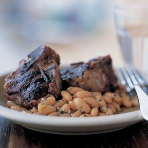 Lamb chops with garlic and rosemary