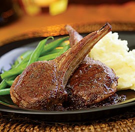 Lamb chops with pomegranate-red wine sauce