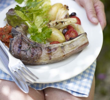 Lamb chops with red pepper and mint salsa