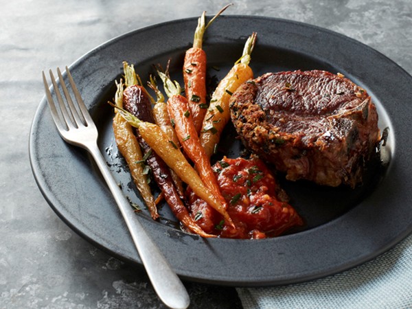 Lamb chops with tomato-mint jam