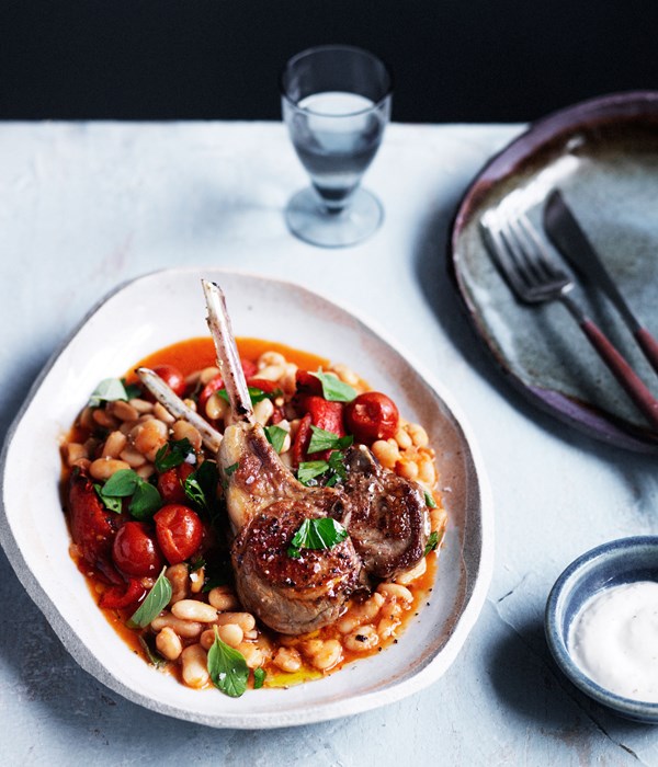 Lamb cutlets with white beans, capsicum and oregano
