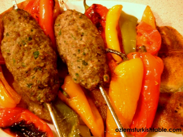 Lamb kebabs with pistachios and roasted vegetables (Fistikli kebab)