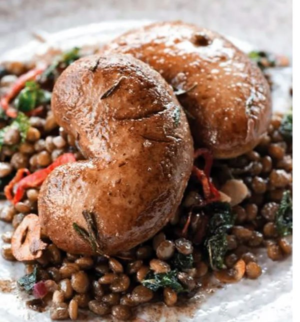 Lamb kidneys, lentils, chile & mint