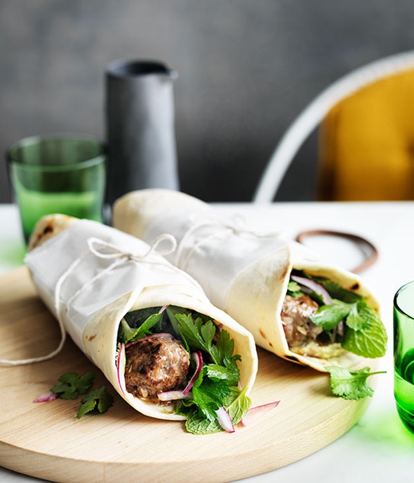 Lamb kofta wraps with parsley and onion salad