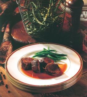 Lamb medallions with redcurrant sauce