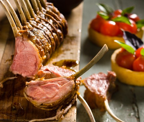 Lamb rack with cucumber yogurt