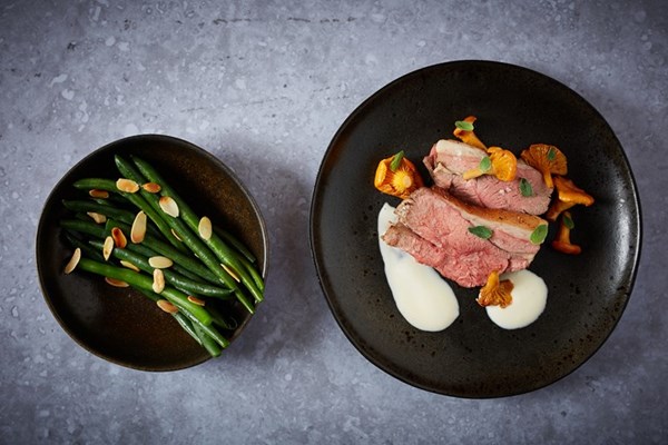  Lamb rump with wild mushrooms and cider sauce